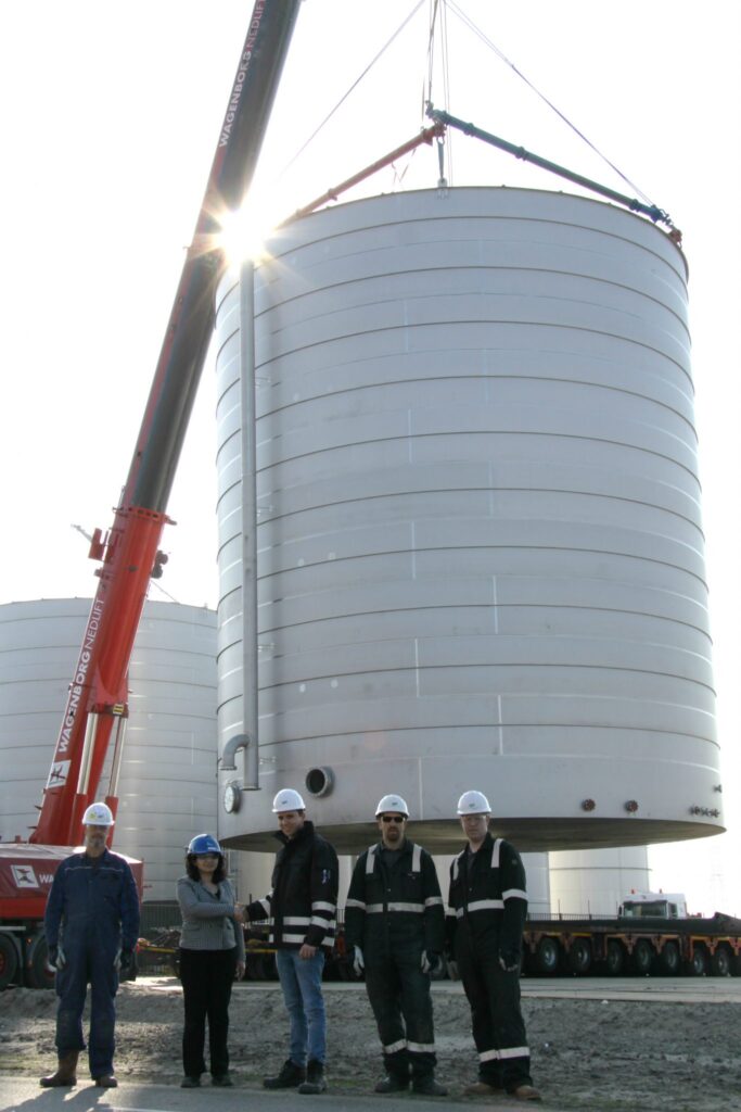 Gpi heeft 4 wateropslagtanks voor Evides Industriewater geleverd. Evides Industriewater bouwt momenteel een nieuwe demiwaterfabriek op de Maasvlakte.