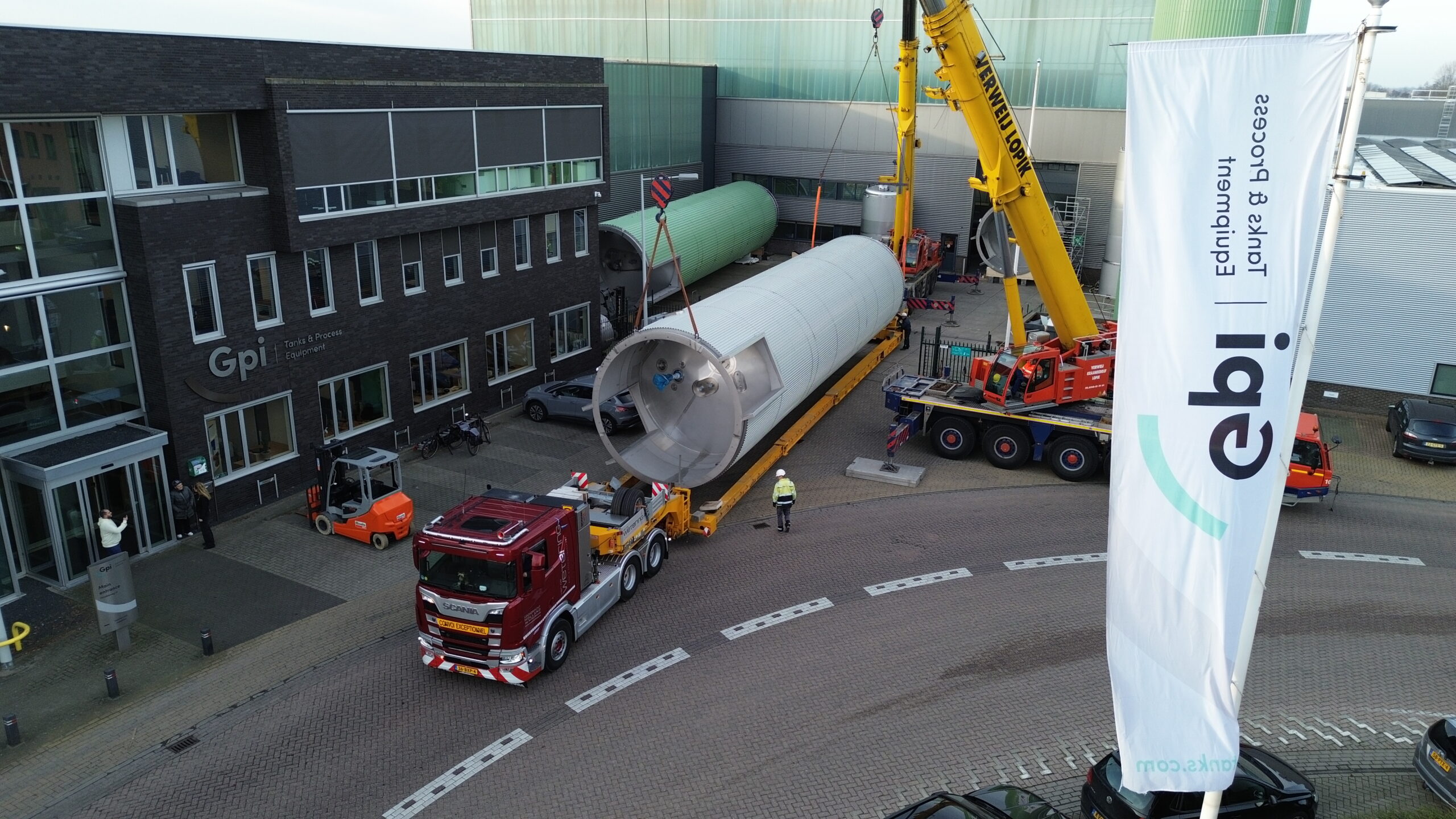 Rustfri silo- og tankbygging fra Gpi Tanks i rustfritt stål for industriell lagring