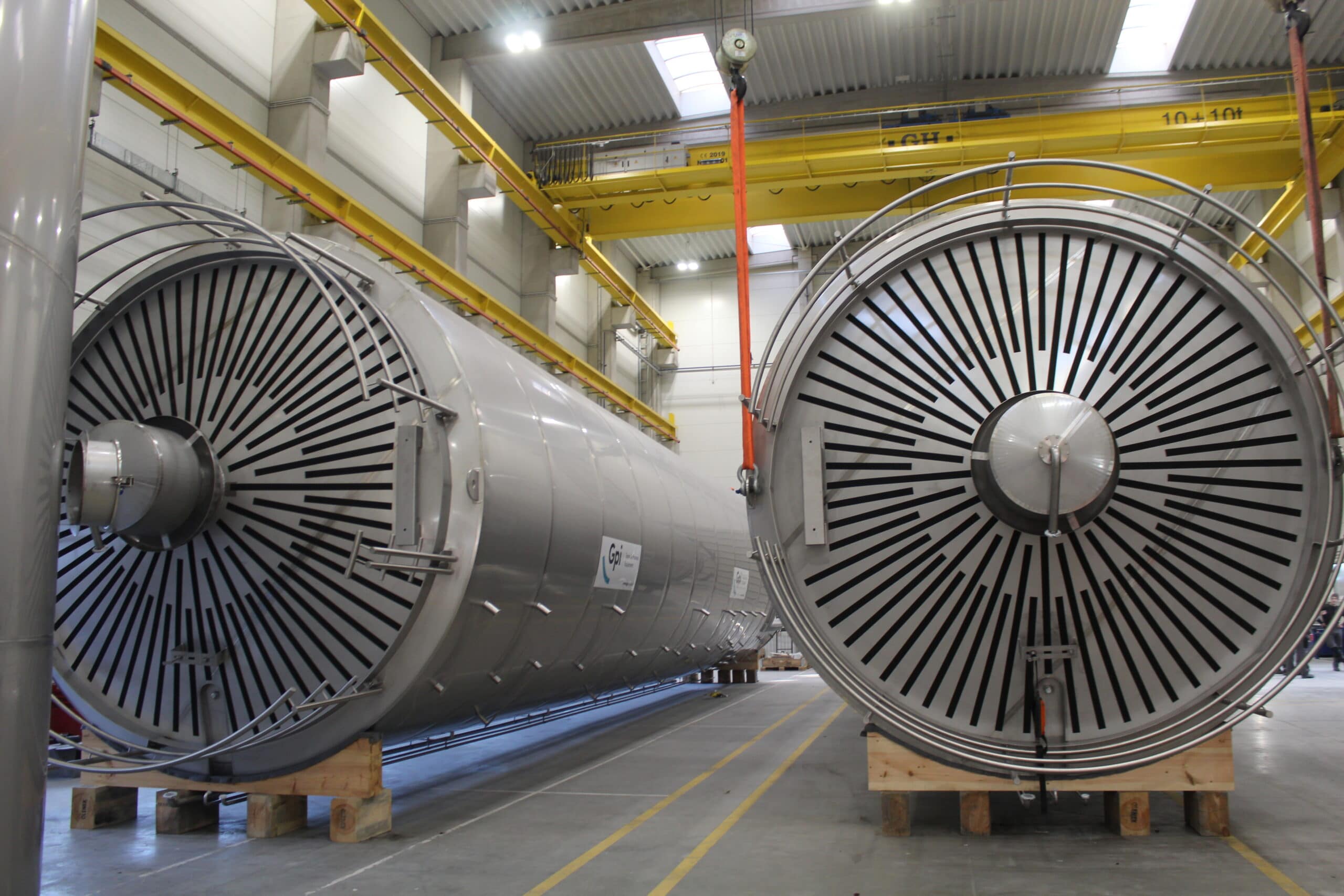 2 x 200m³ stainless steel milk tanks for Elsdorfer