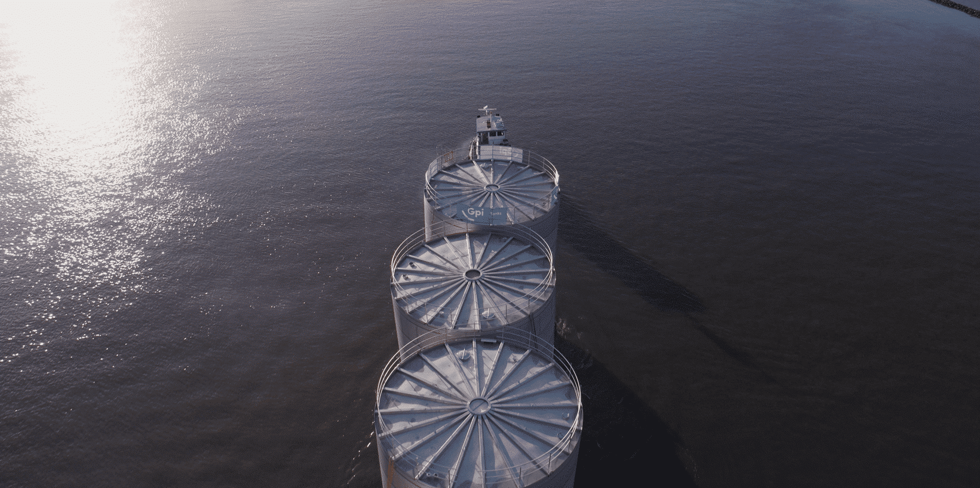 Storage tanks on transport by ship
