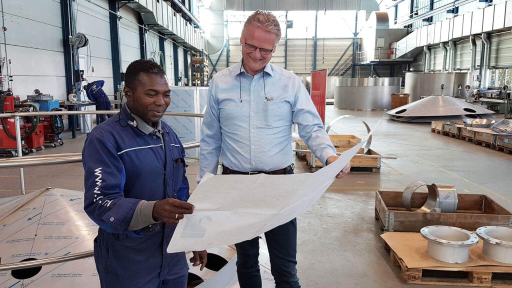 Arie Blom op de werkplek