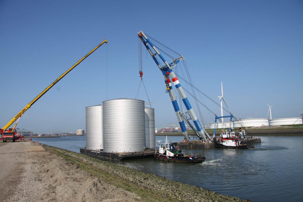 Herstellung und Logistik der Edelstahl Wassertanks