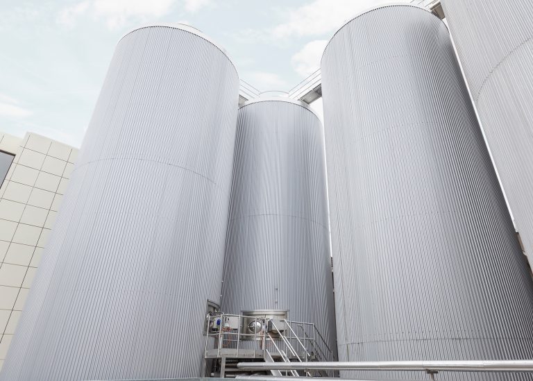 Milk tanks and cream tanks
