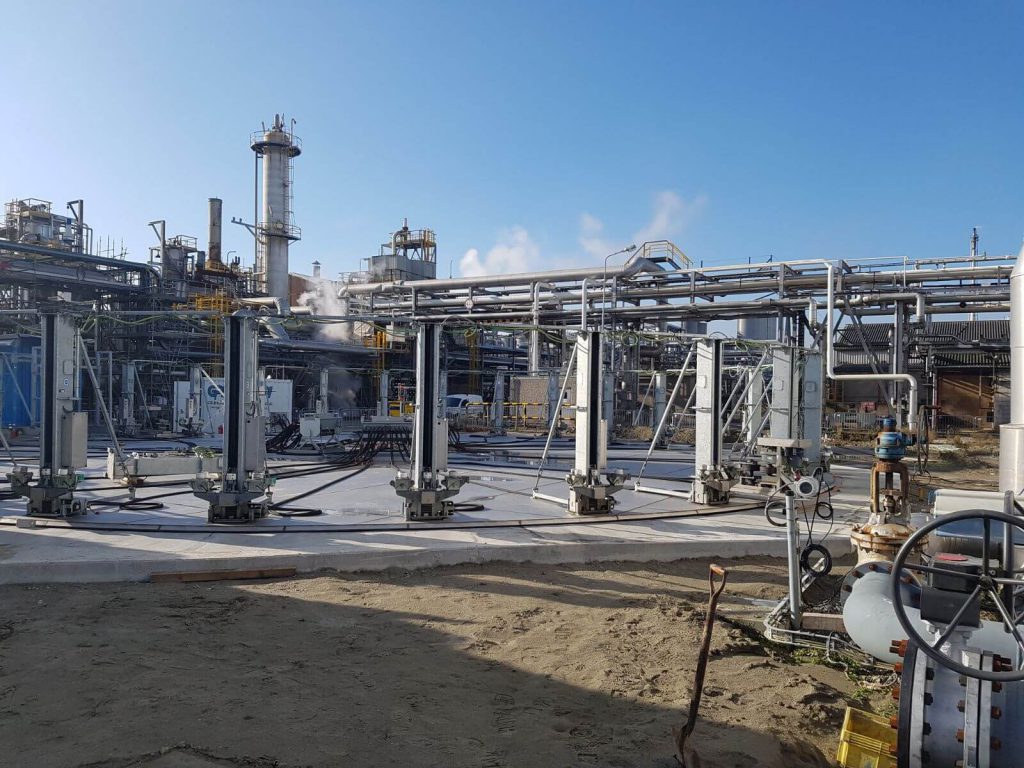 Höchste Ansprüche an Material und Fertigung - Tankbau vor Ort eines großen Wassertanks