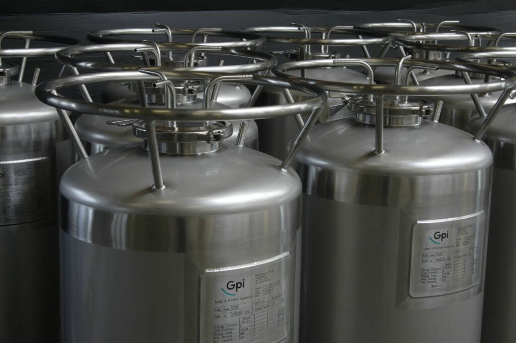 Atmospheric vessels for the pharmaceutical industry